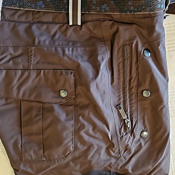 This is a pair of ski/snowboard pants from Bonfire. - Picture 4 of 7